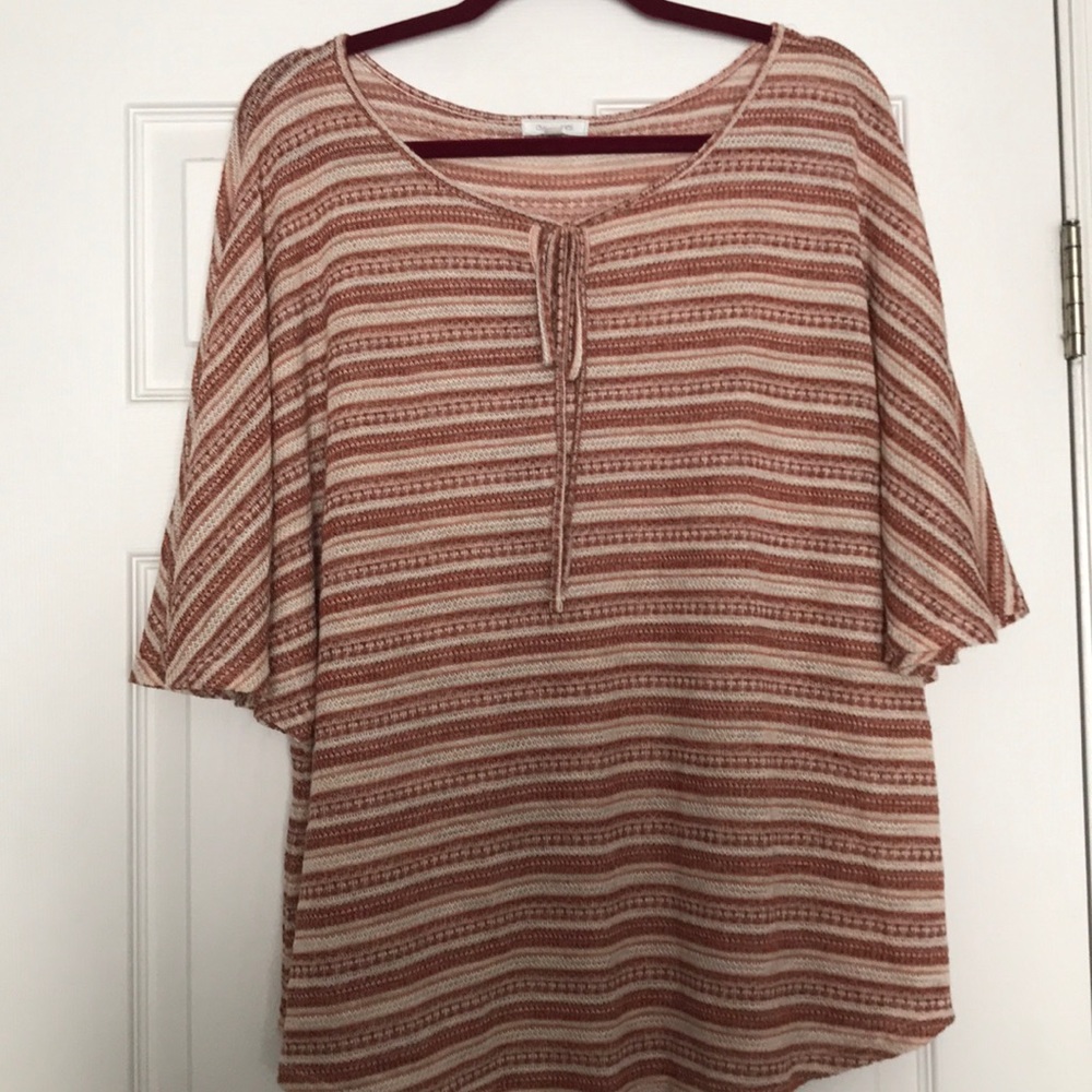 Short-sleeve sweater